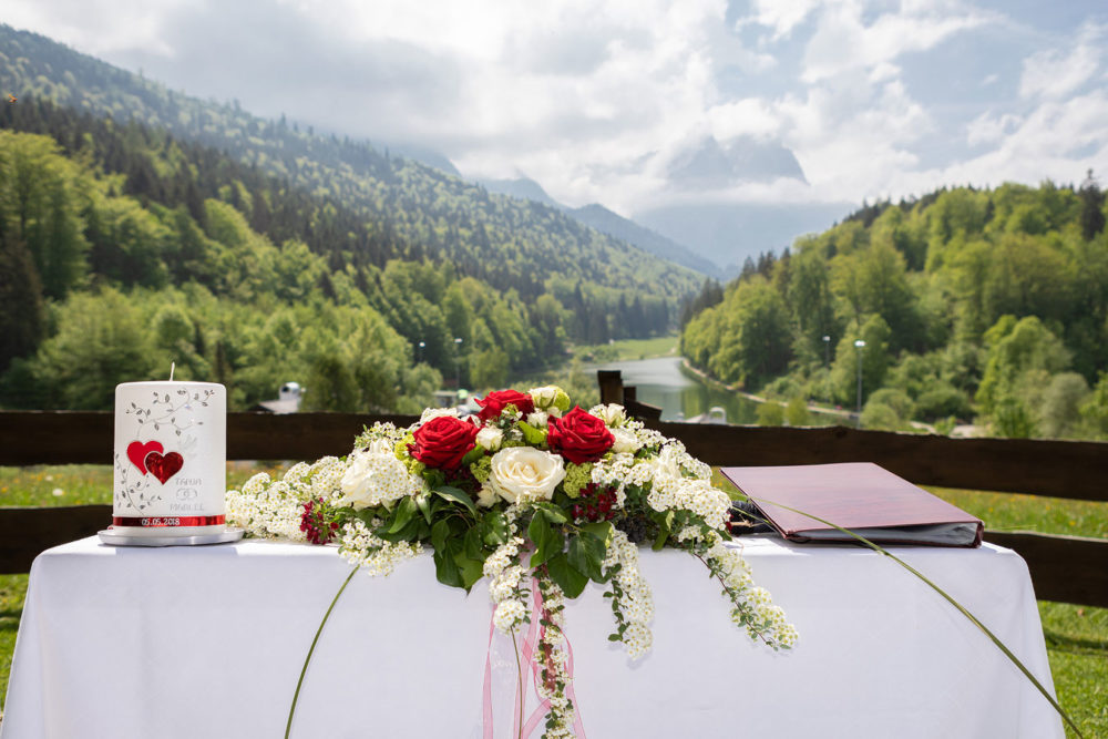 Traumhochzeit am Riessersee / Fotostyle Schindler / Hochzeitsfotograf Straubing / Regensburg / onlywedding.de